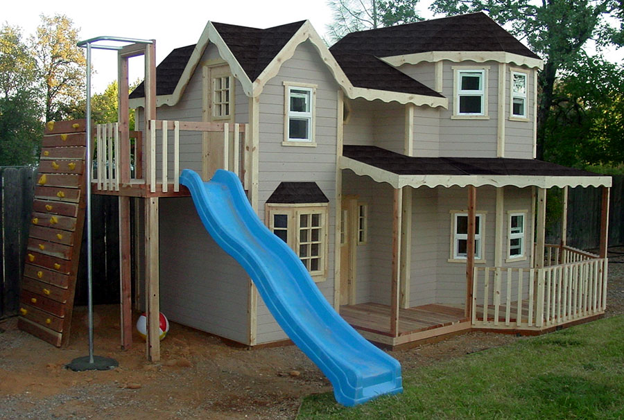 Outdoor playhouse left side